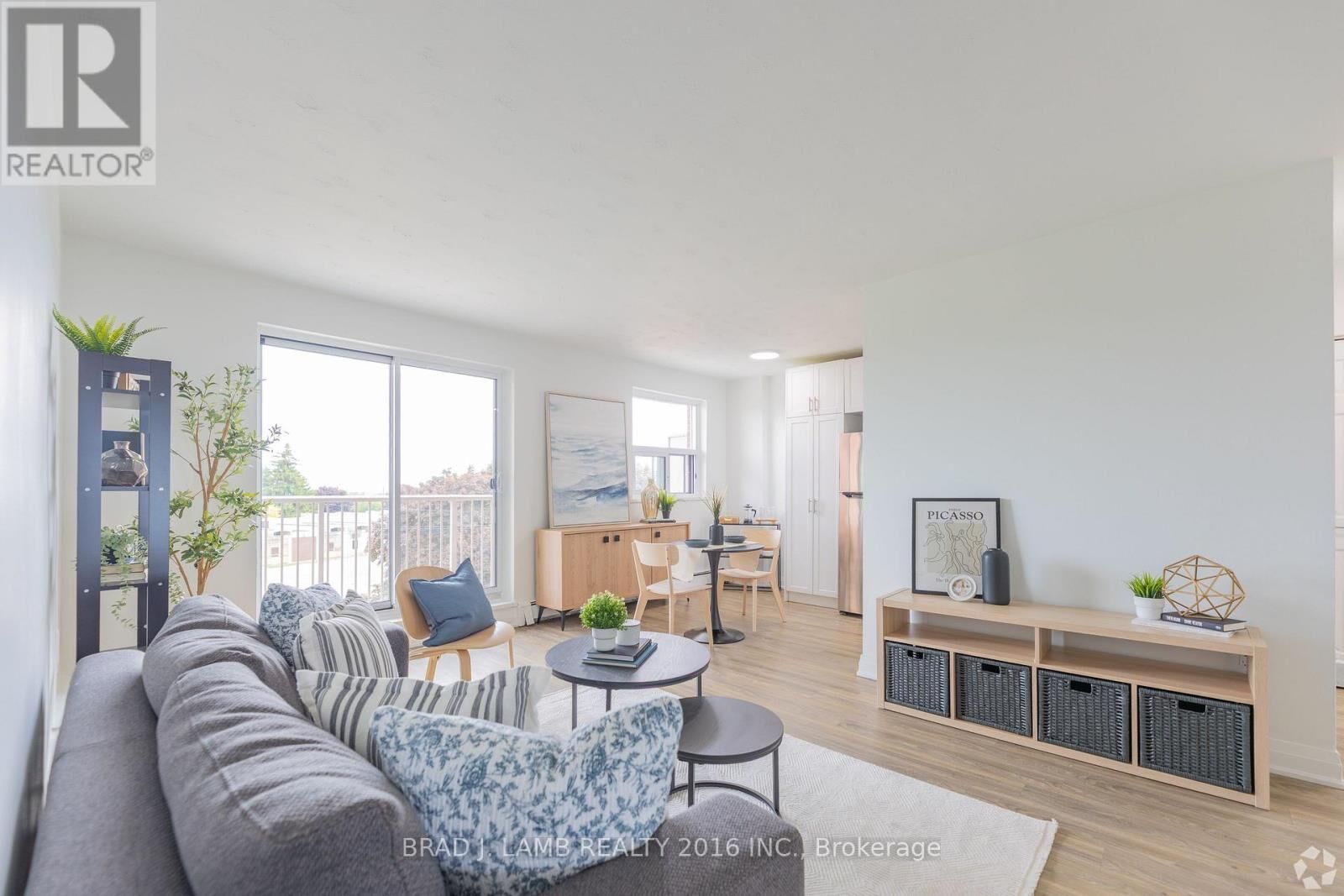 Property Photo:  718 Lawrence Road East 308  ON L8K 1Z6 