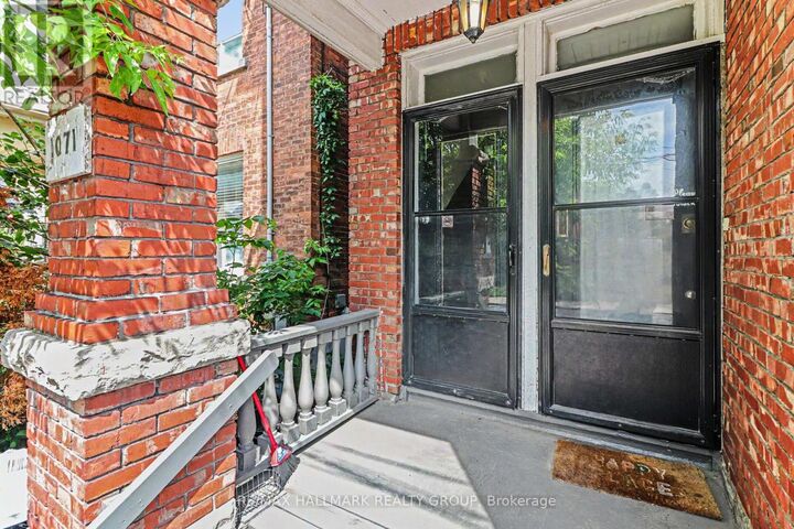 Property Photo:  1071 Gladstone Avenue 3  ON K1Y 3G7 