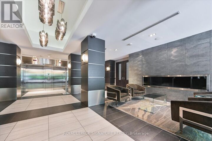 Property Photo:  399 Adelaide Street West 420  ON M5V 1S4 