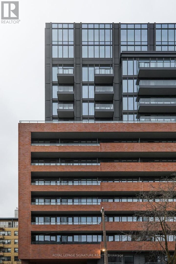 Property Photo:  2525 Bathurst Street 1011  ON M6B 2Y9 