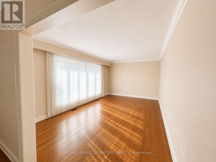 Property Photo: 475 Fairlawn Street Main ON L1J 4R5