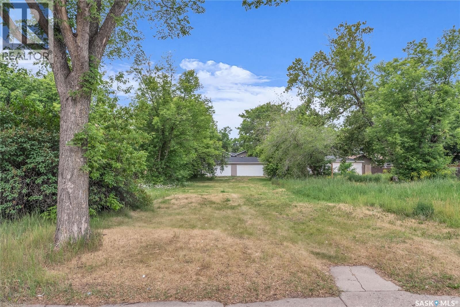 Property Photo:  431B R Avenue S  SK S7M 2Z4 