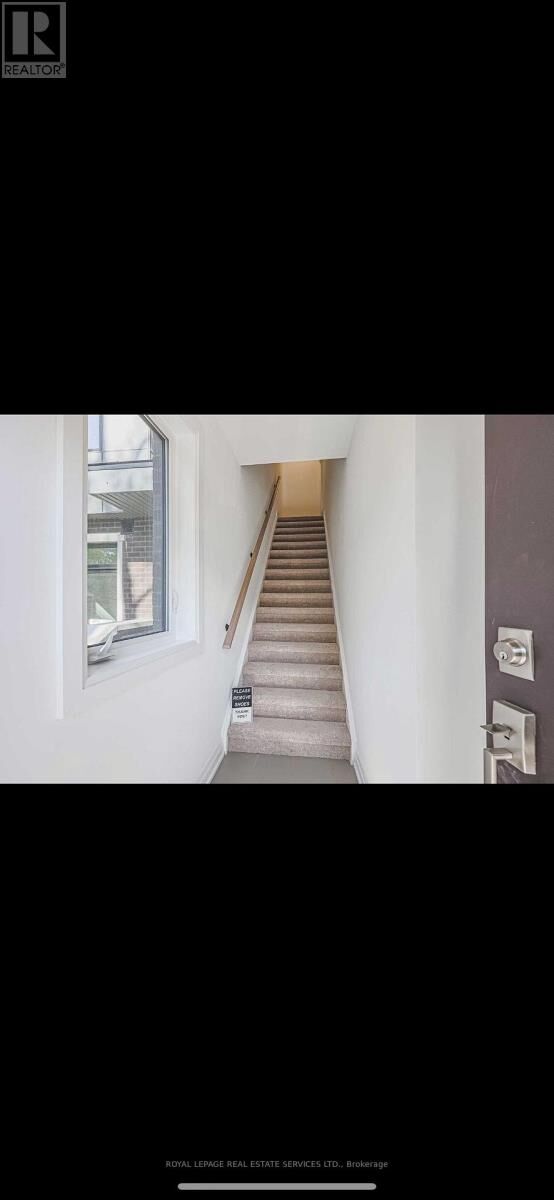Property Photo:  28 Marina Avenue 23  ON M8W 1K3 