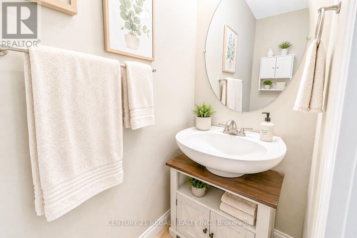 Property Photo:  46 Blacksmith Lane  ON L1P 1N1 