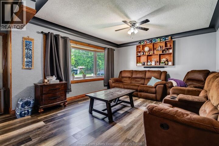 Property Photo:  72 Hodgins Street  ON N8H 2N7 