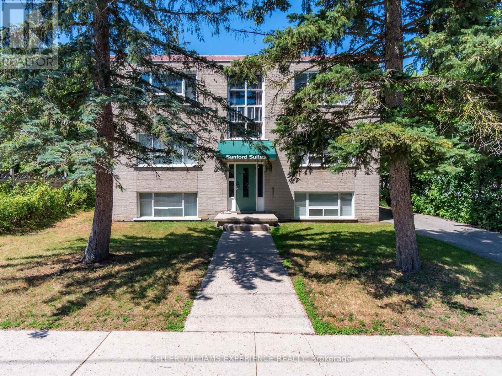 Property Photo:  74 Sanford Street Unit #3  ON L4N 3C5 