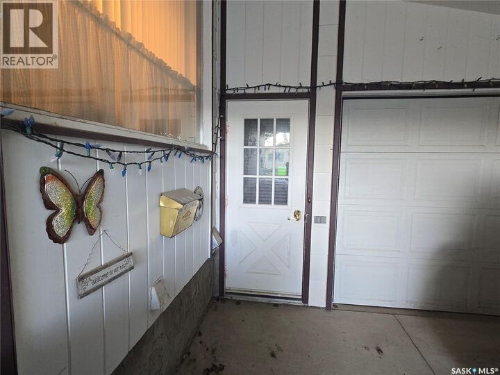 Property Photo:  228 10th Street  SK S0K 2A0 