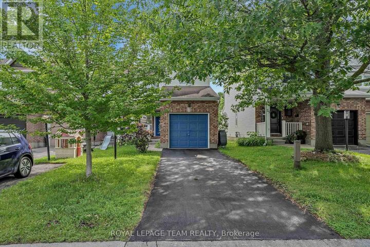 Property Photo: 23 Roblyn Way ON K2G 5Z4