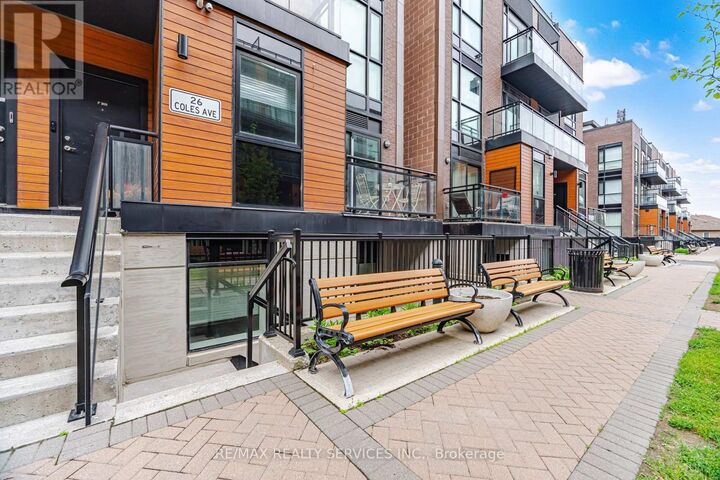 Property Photo:  26 Coles Avenue 302  ON L4L 0J1 