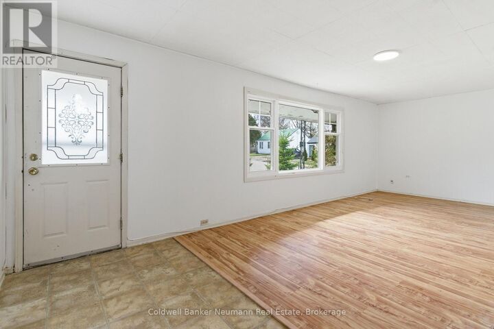 Property Photo: 31 Dunkirk Street ON N1E 4N7