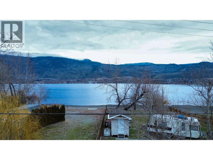 Property Photo: 4026 Oleander Drive BC V0H 1V1