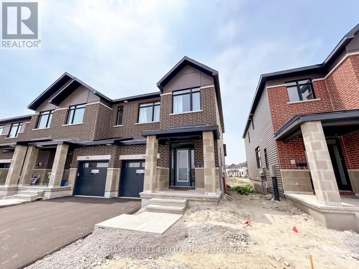 Property Photo: 262 Monticello Avenue ON K2S 2S1
