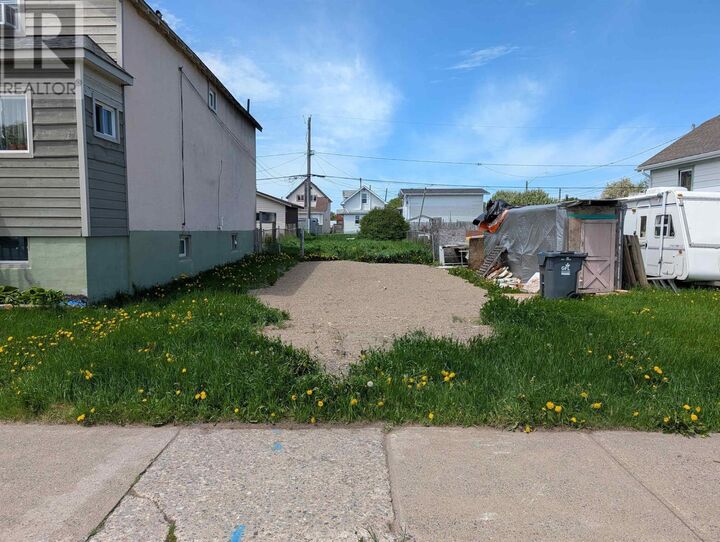 833 McIntosh St — photo 1