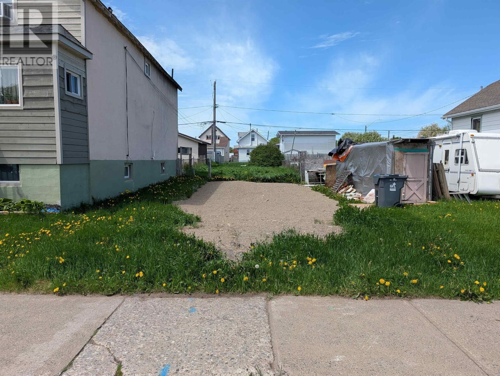 Property Photo:  833 McIntosh St  ON P7C 3A7 
