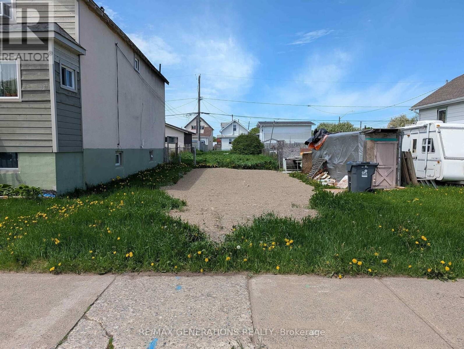 Property Photo:  833 McIntosh Street  ON P7C 3A7 