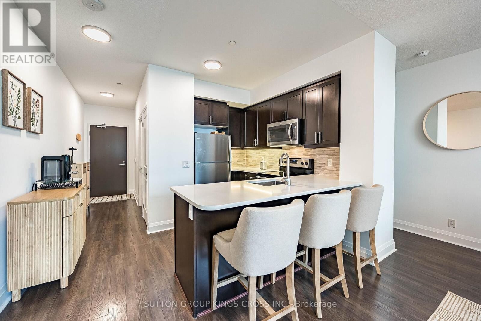 Property Photo:  15 Zorra Street 202  ON M8Z 0C1 