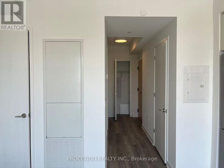 Property Photo:  10 Oak St Street East 2010  ON M5A 0Z1 
