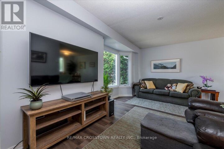 Property Photo:  17 Knicely Road  ON L4N 6T8 