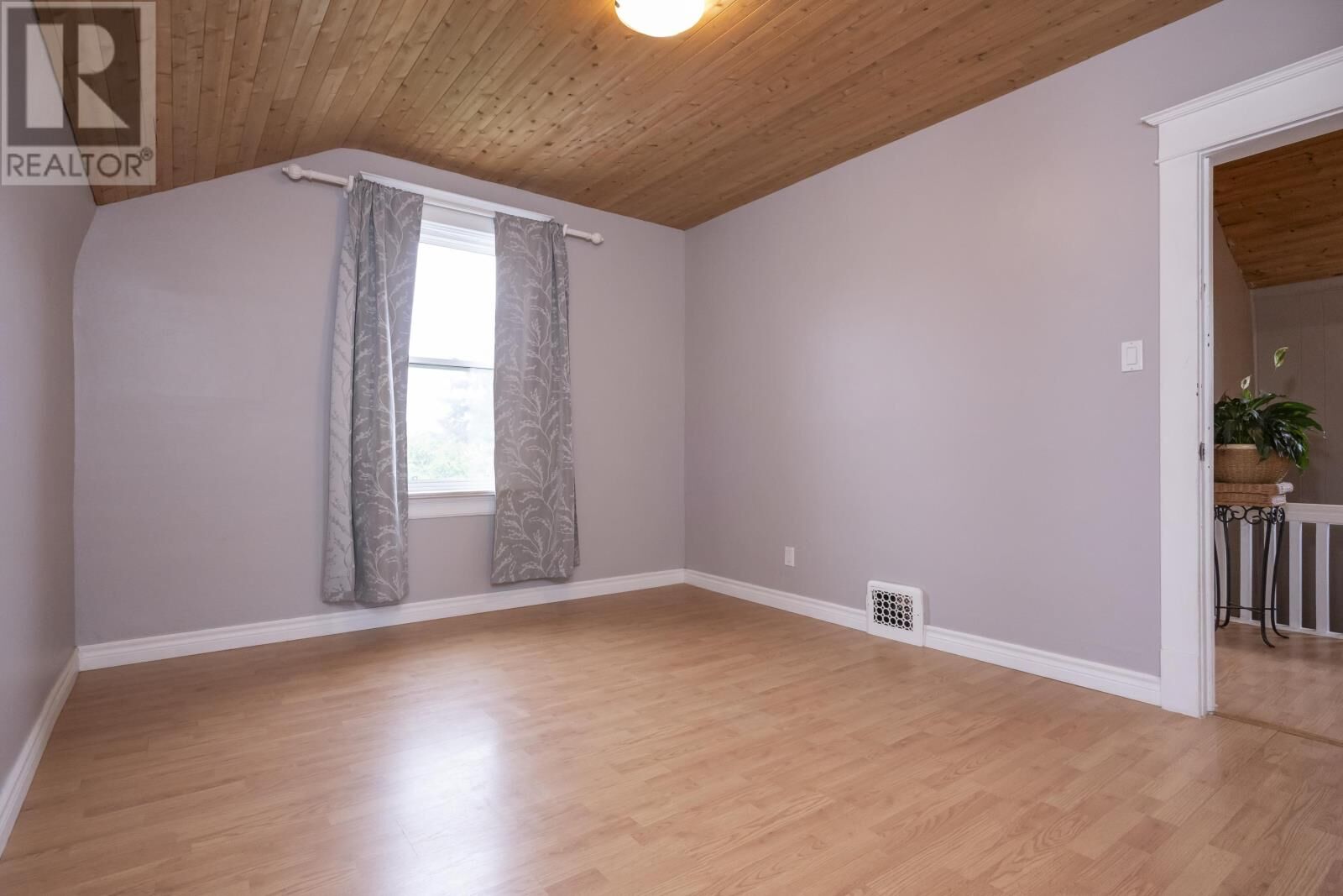 Property Photo:  123 Francis St W  ON P7E 4B8 