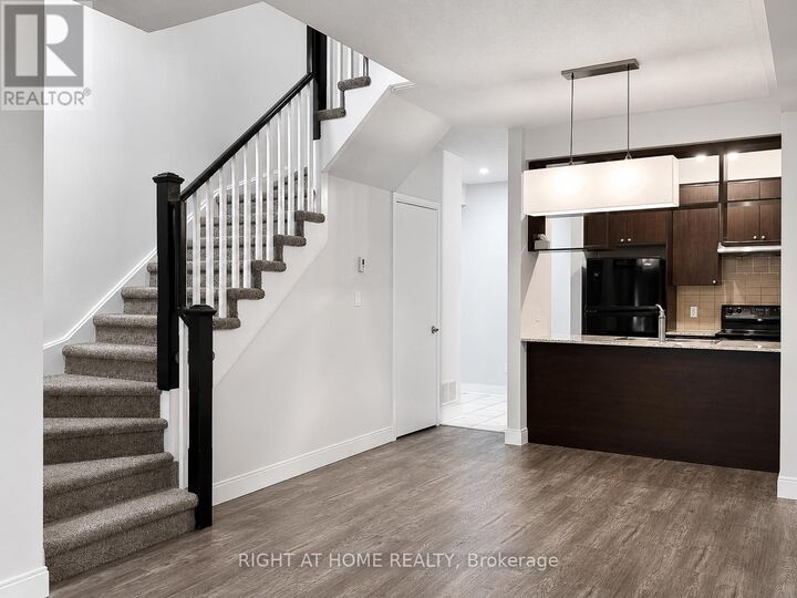 Property Photo: 330 Village Green Square 41 ON M1S 0L1