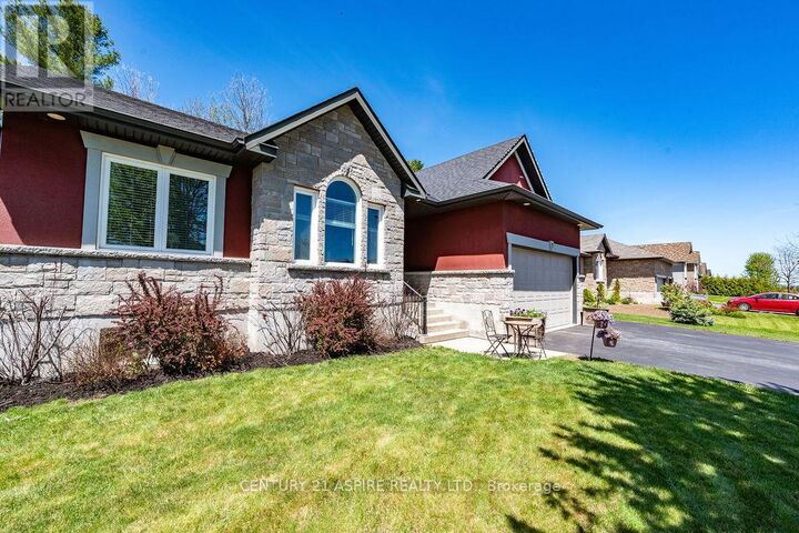Property Photo:  7 Nick Street  ON K8H 0B7 