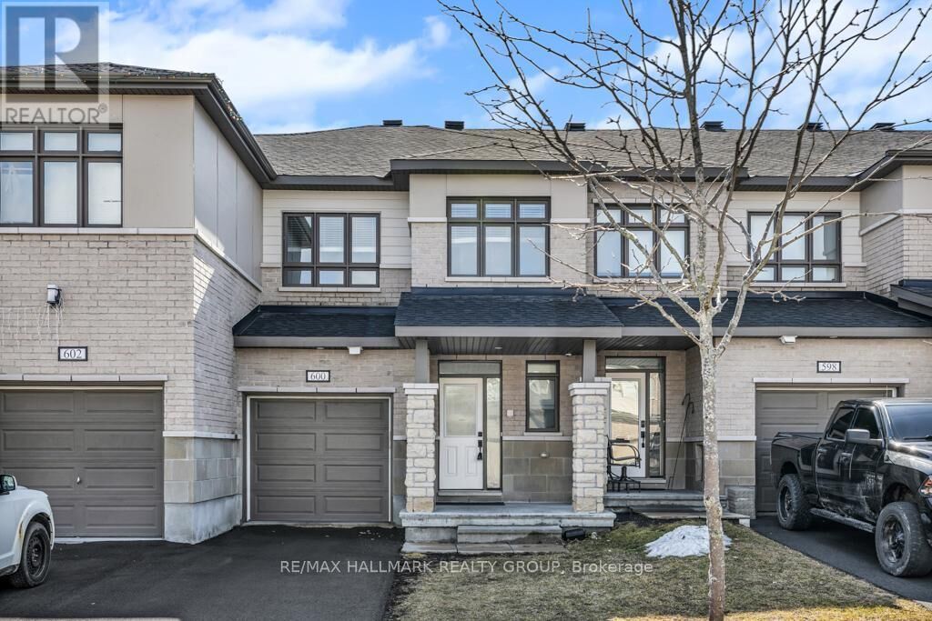 Property Photo: 600 Parade Drive ON K2S 0Y5