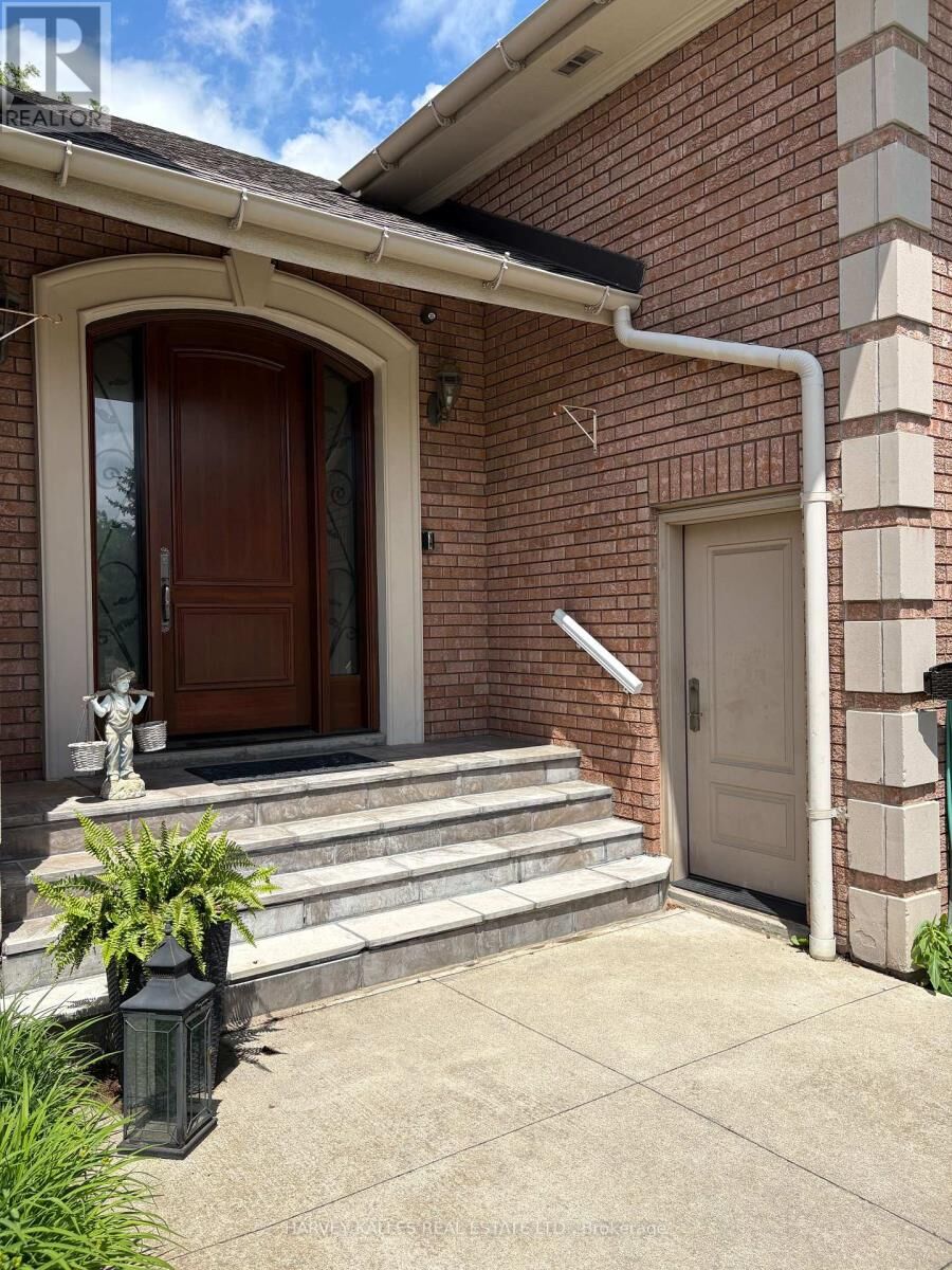 Property Photo:  36 Leone Lane  ON L6P 0K8 
