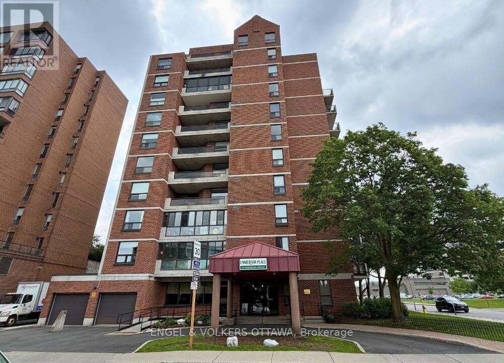 Property Photo:  50 Emmerson Avenue 503  ON K1Y 4P7 