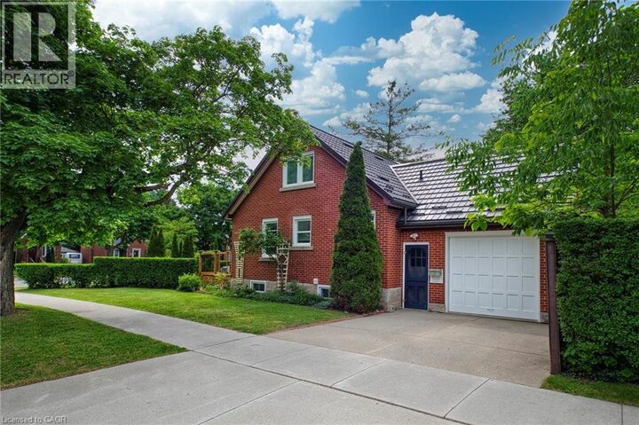 Property Photo: 5 Brentwood Avenue ON N2H 2C4