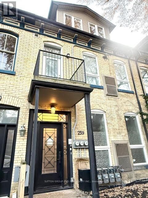 Property Photo:  259 Gerrard Street East 1A  ON M5A 2G1 