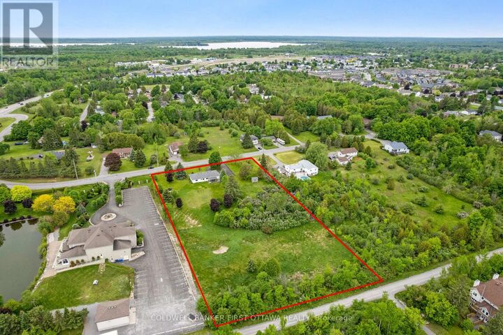 Property Photo:  363 Napoleon Street  ON K7C 3Y3 