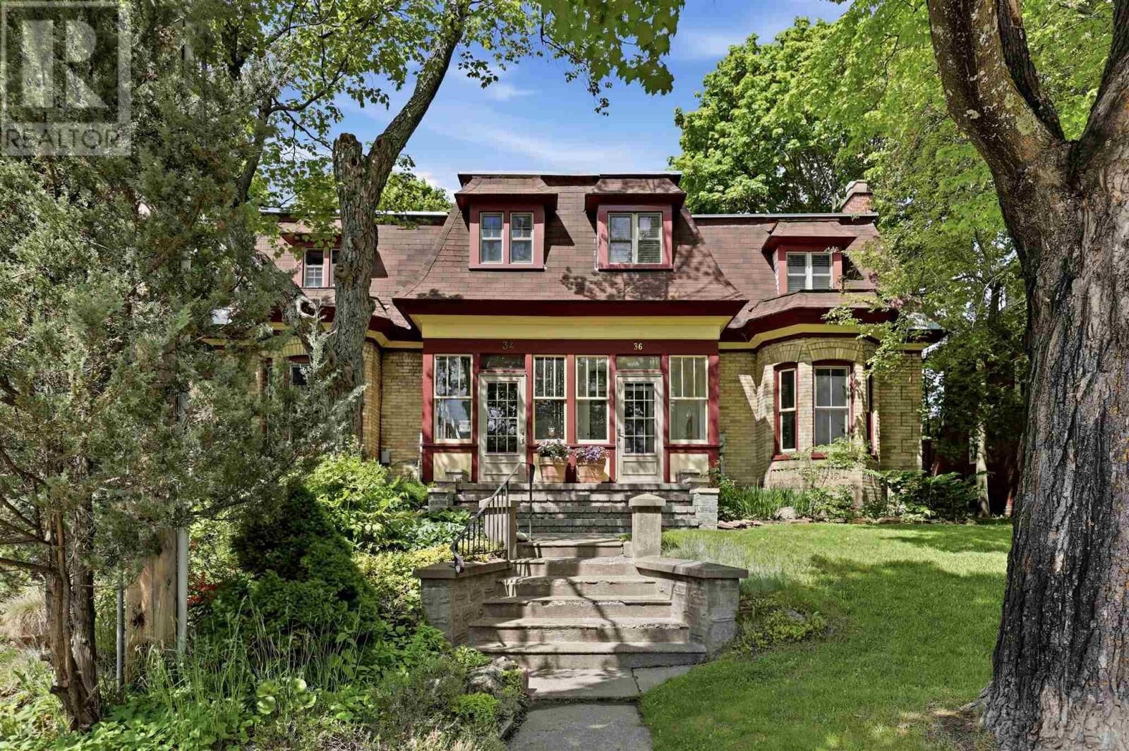 Property Photo: 36 Herrick St ON P6A 2T6