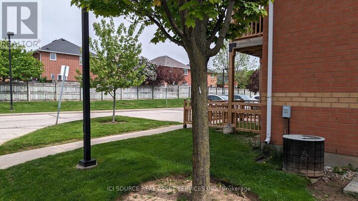 Property Photo: 4140 Foxwood Drive 901 ON L7M 4R4