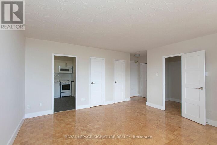Property Photo:  525 Eglinton Avenue East 900  ON M4P 1N5 