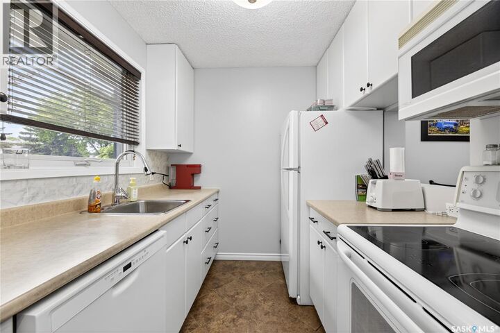 Property Photo:  740 140 Meilicke Road  SK S7K 7Y5 