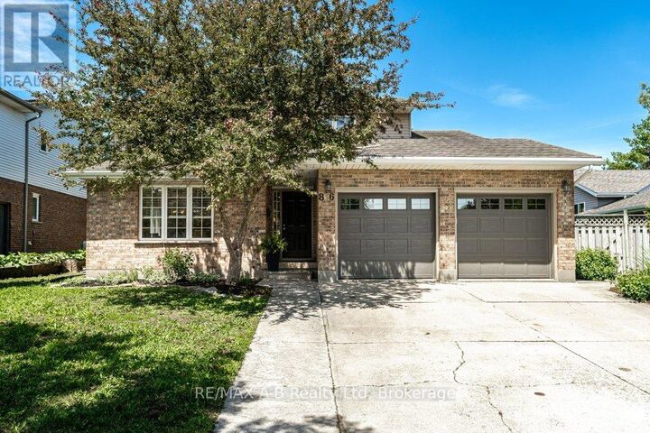 Property Photo:  86 Freeland Drive  ON N4Z 1H1 