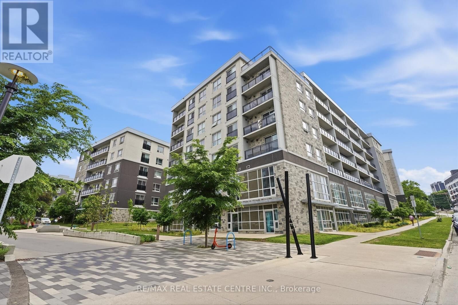 Property Photo:  275 Larch Street B02  ON N2L 3R2 