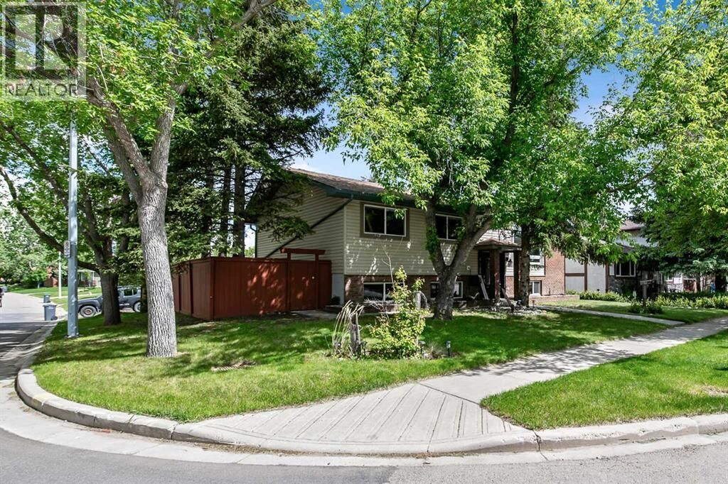 Property Photo: 12 Robinson Drive AB T1S 1C3