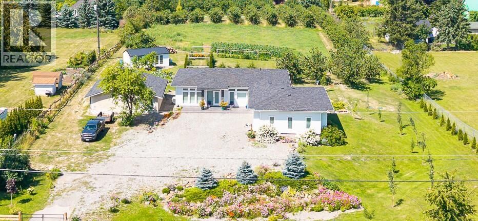 Photo de la propriété:  717 25th Avenue South  BC V0B 1G1 