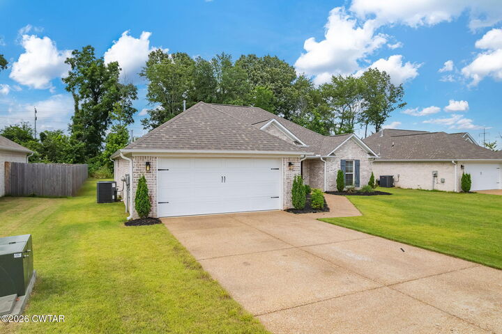 Property Photo: 54 Golden Brooke Drive TN 38305