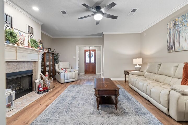 Property Photo:  206 Catalpa  AR 72364 