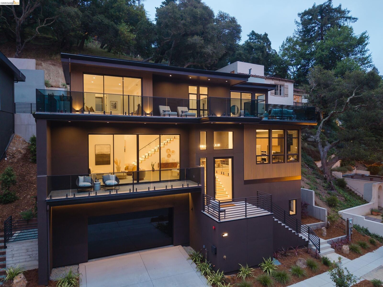 Property Photo:  1667 Trestle Glen Rd  CA 94610 