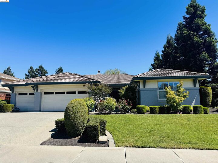 Property Photo:  501 Winding Brook Ct  CA 94582 