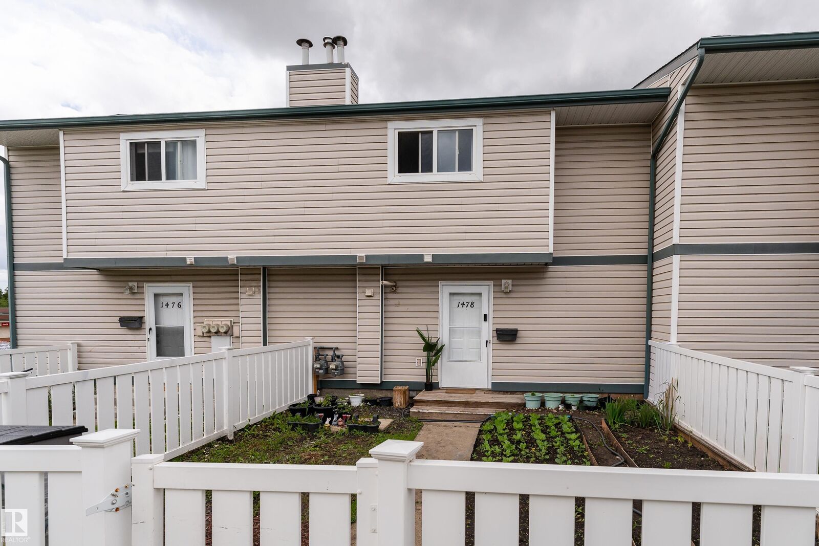 Property Photo:  1478 Lakewood Road NW  AB T6K 3M2 