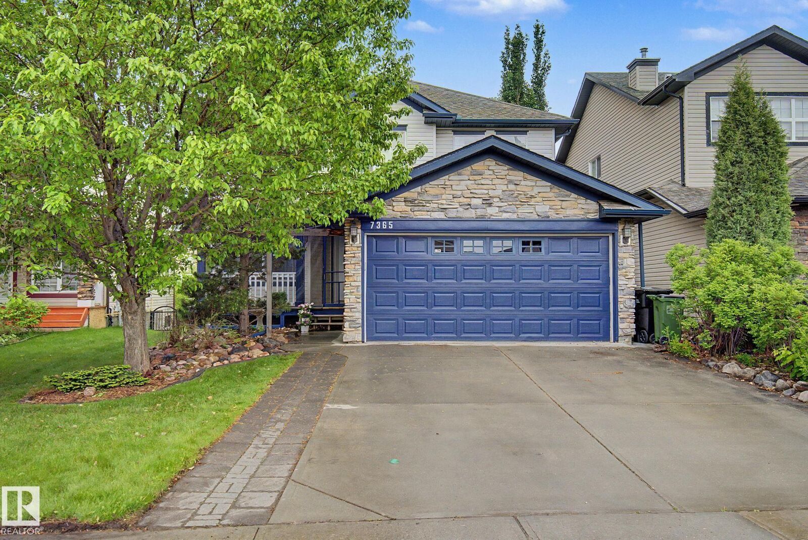 Property Photo:  7365 Singer Way NW  AB T6R 3S1 