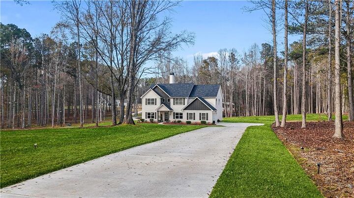 Property Photo: 435 Paynes Lake Road GA 30116