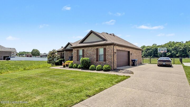 Property Photo:  7204 W Orell Rd  KY 40272 