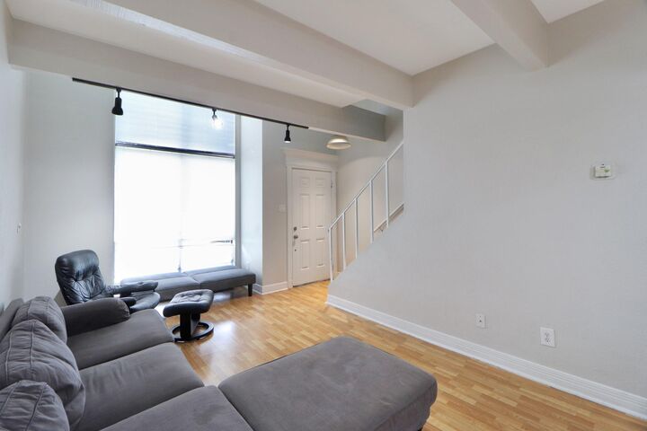 Property Photo: 5929 Queensloch Drive 104 TX 77096