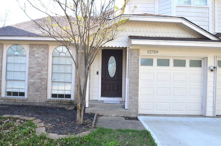 Property Photo: 12739 Skyknoll Lane TX 77082