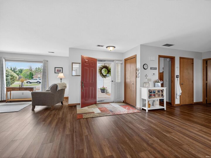 Property Photo:  422 Meadow Lane  IN 46777-9385 